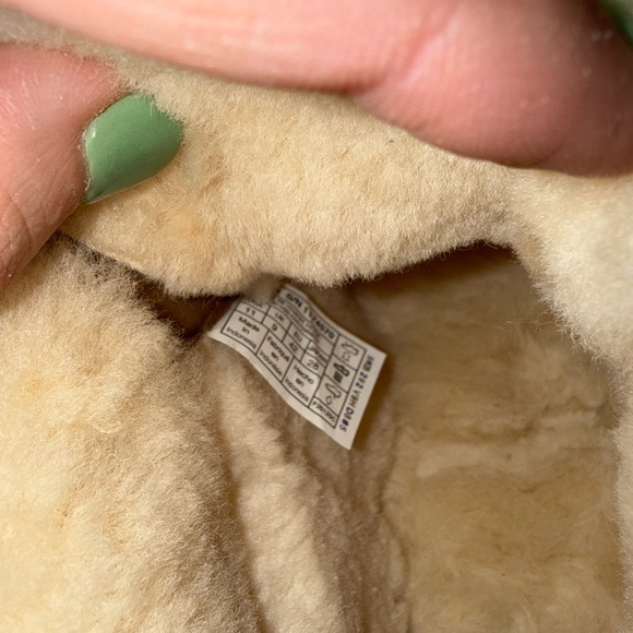 UGG Kalen Platform Boots - Picture 7 of 8